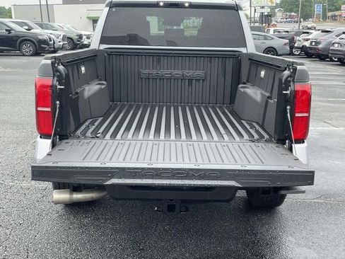 Used 2025 Toyota Tacoma TRD Sport RWD image 8
