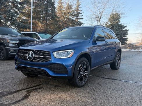Used 2022 Mercedes-Benz GLC 300 4MATIC image 3