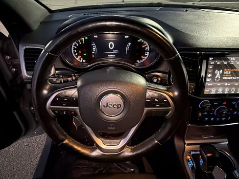 Used 2020 Jeep Grand Cherokee Altitude image 18