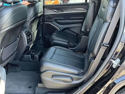 Used 2022 Jeep Grand Cherokee L Limited image 15