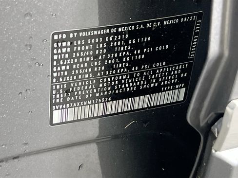 Used 2022 Volkswagen Tiguan SEL R-Line image 32