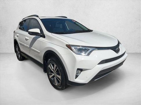 Used 2018 Toyota RAV4 XLE image 3