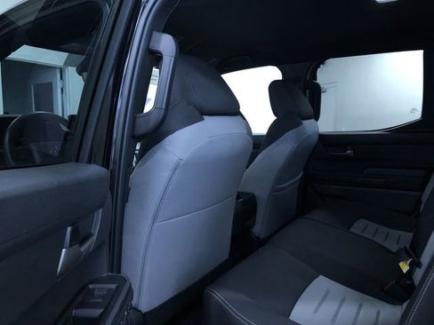 Certified 2025 Toyota Tacoma TRD Off-Road image 11