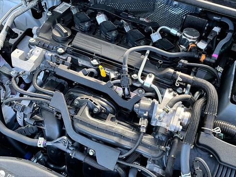 Used 2025 Toyota Corolla SE image 28