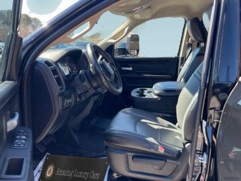 Used 2019 RAM 3500 Tradesman w/ Chrome Appearance Group image 9