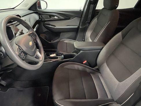 Used 2023 Chevrolet TrailBlazer LT FWD image 3