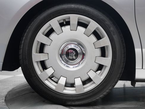 Used 2013 Rolls-Royce Ghost image 11