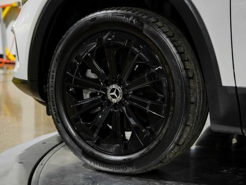 Used 2023 Mercedes-Benz GLB 250 4MATIC w/ Premium Package image 59