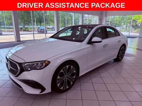 Used 2024 Mercedes-Benz E 350 4MATIC Sedan image 3