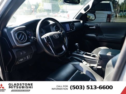 Used 2022 Toyota Tacoma TRD Off-Road w/ TRD Premium Off Road Package AWD/4WD image 22