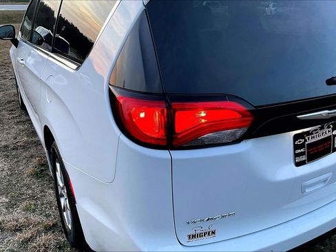 New 2026 Chrysler Voyager LX FWD image 24