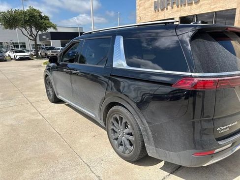 Used 2022 Kia Carnival SX Prestige FWD image 9