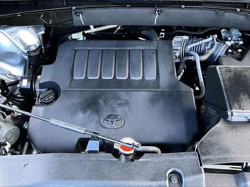 Used 2016 Toyota Highlander XLE AWD/4WD image 32