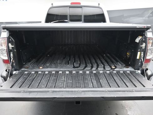 Used 2011 Toyota Tacoma 4x4 Double Cab w/ TRD Sport Pkg image 11