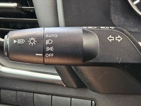 Used 2021 Nissan Rogue S FWD image 19