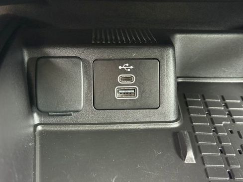 Used 2025 Ford Bronco Sport Badlands image 12