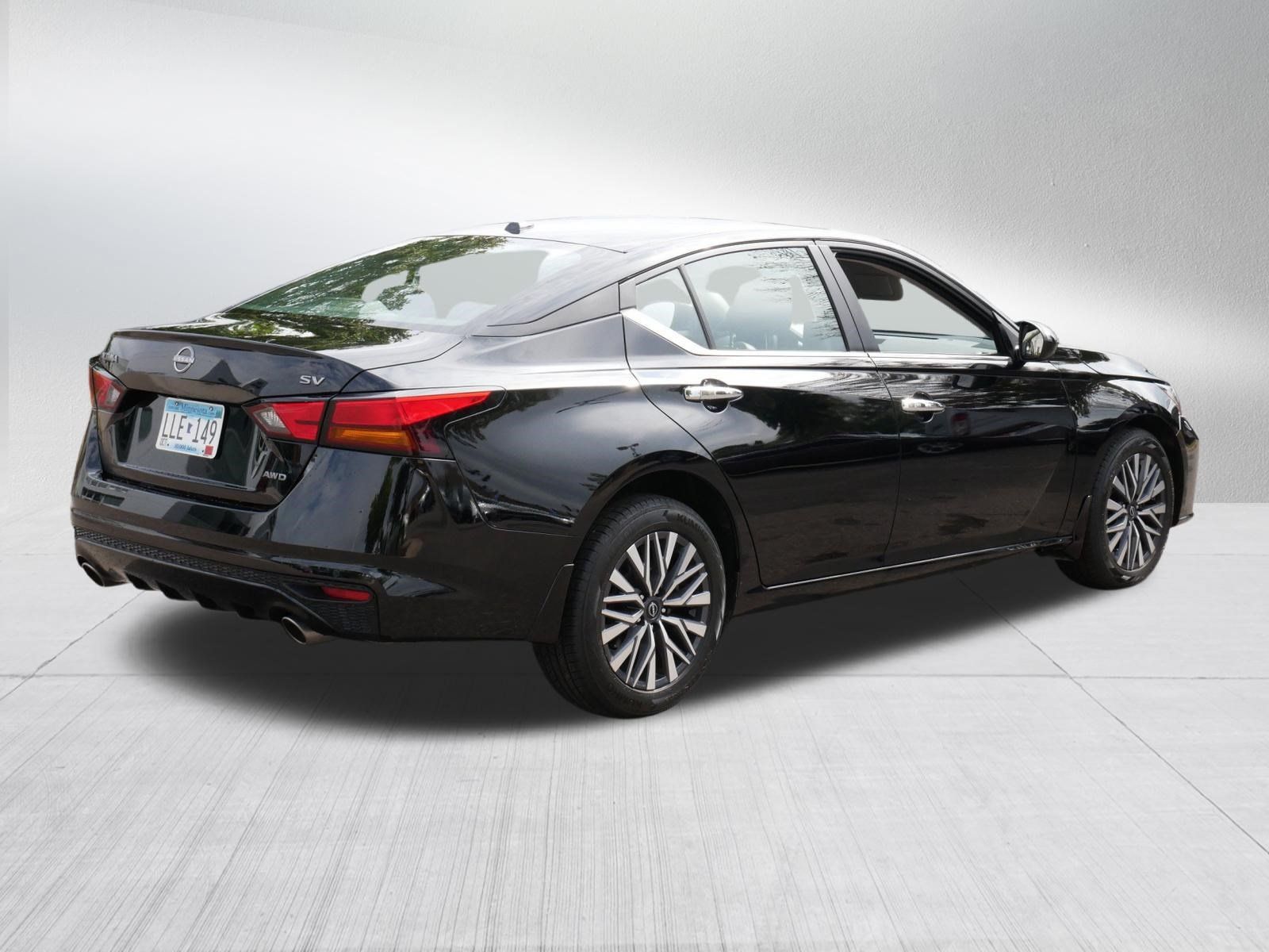 Used 2024 Nissan Altima 2.5 SV w/ SV Premium Package AWD/4WD image 7