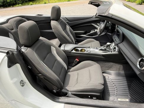 Used 2023 Chevrolet Camaro LT RWD image 17
