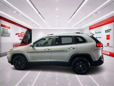 Used 2016 Jeep Cherokee Latitude image 5