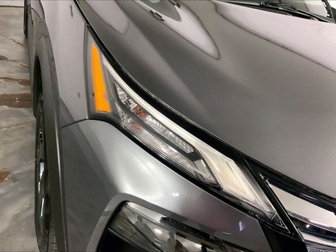 Used 2025 Nissan Rogue SV FWD image 26