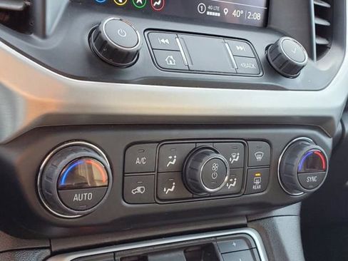 Used 2023 GMC Acadia SLT image 32