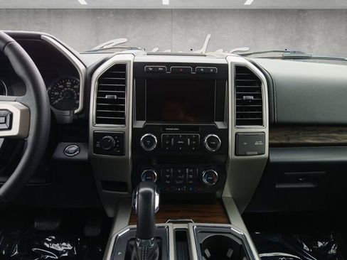 Used 2020 Ford F150 Lariat image 1