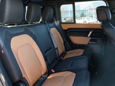 Used 2023 Land Rover Defender 110 X-Dynamic SE image 31