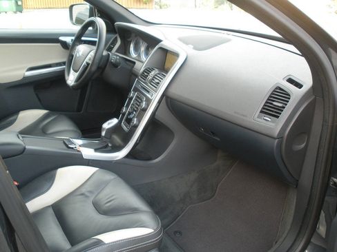 Used 2013 Volvo XC60 T6 R-Design Platinum AWD/4WD image 29