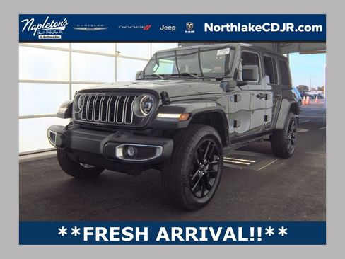 Used 2025 Jeep Wrangler Unlimited Sahara w/ Safety Group image 1