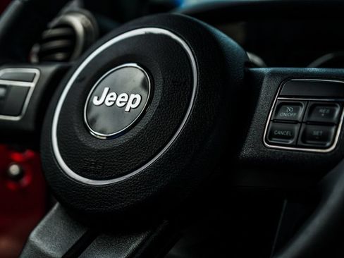Used 2013 Jeep Wrangler Sport AWD/4WD image 32