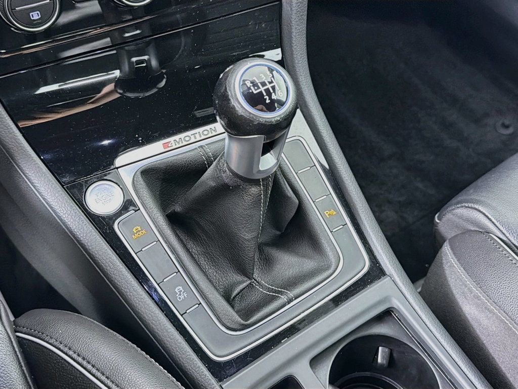 Used 2019 Volkswagen Golf R 4-Door AWD/4WD image 16