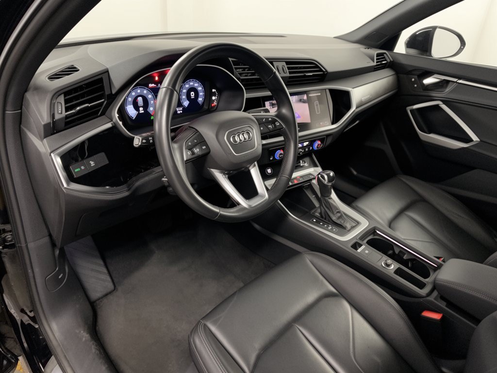 Used 2023 Audi Q3 2.0T Premium w/ Convenience Package AWD/4WD image 4