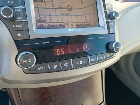 Used 2011 Toyota Avalon Limited image 13