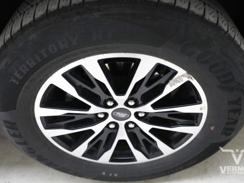 Used 2025 Ford Expedition Platinum AWD/4WD image 30