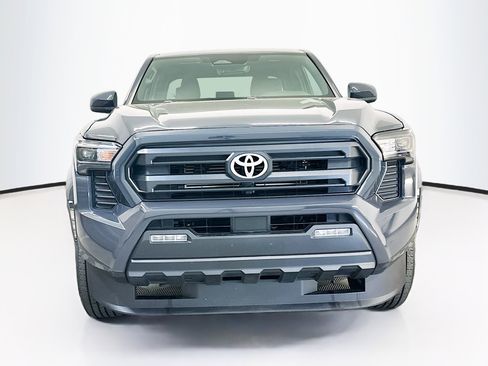 Used 2025 Toyota Tacoma SR5 AWD/4WD image 2