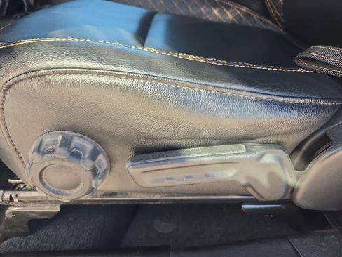 Used 2023 Jeep Gladiator Overland image 14