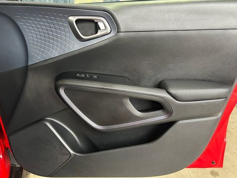 Used 2024 Kia Soul EX FWD image 25