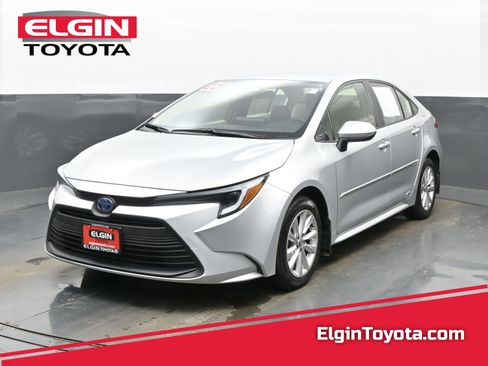 Used 2025 Toyota Corolla LE w/ LE Premium Package image 1