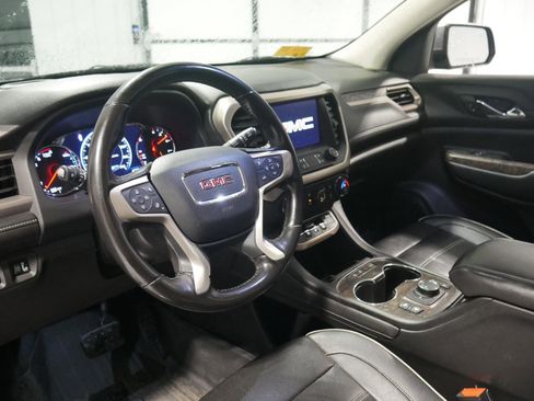 Used 2020 GMC Acadia Denali image 9