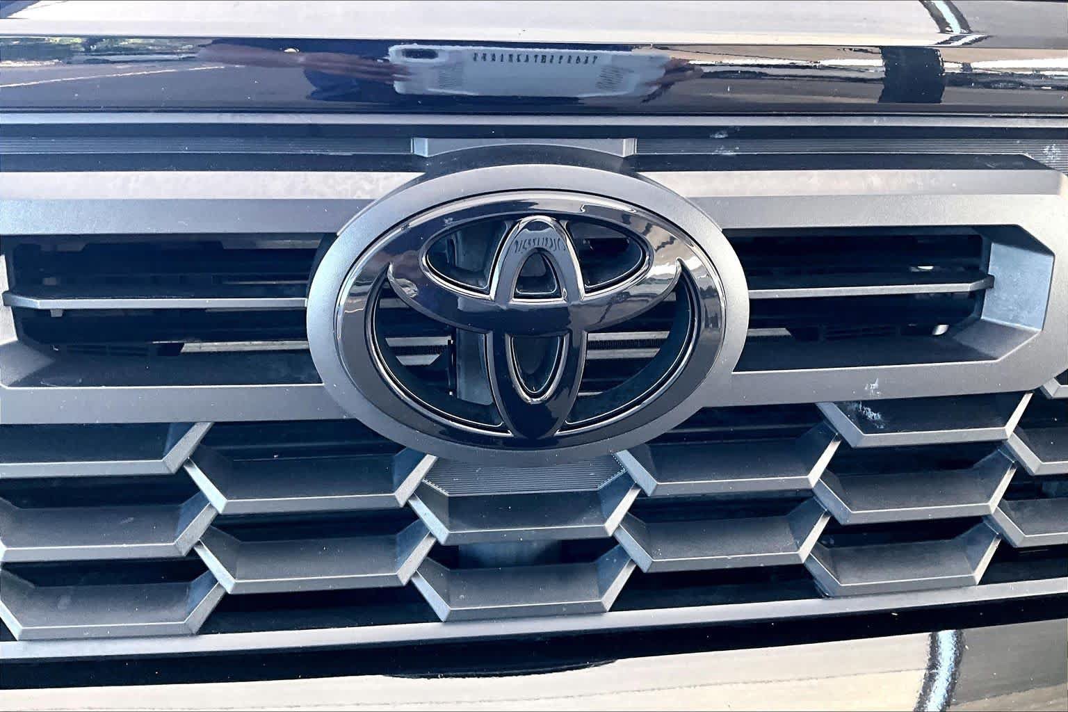 Used 2025 Toyota Tacoma TRD Off-Road AWD/4WD image 30