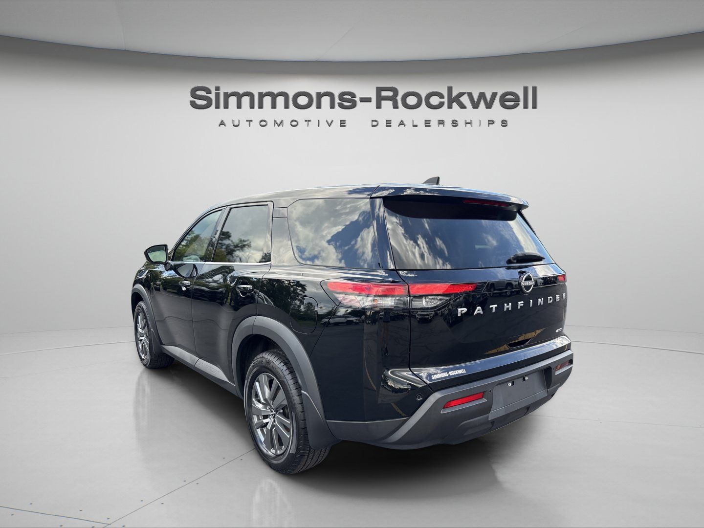 Used 2023 Nissan Pathfinder S AWD/4WD image 3