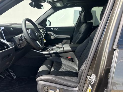 New 2026 BMW X5 xDrive40i w/ M Sport Package AWD/4WD image 8