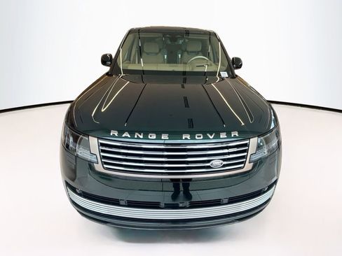 New 2026 Land Rover Range Rover SV image 2