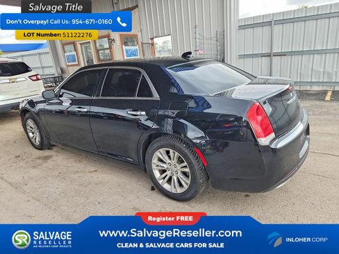 Used 2016 Chrysler 300 C RWD image 3