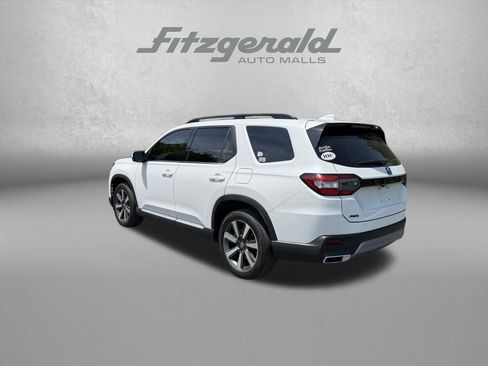 Used 2024 Honda Pilot Touring image 5