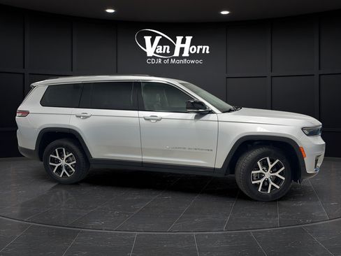Used 2023 Jeep Grand Cherokee L Limited AWD/4WD image 8