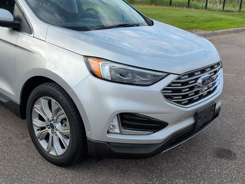 Used 2019 Ford Edge Titanium w/ Equipment Group 301A AWD/4WD image 6