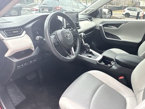 Used 2019 Toyota RAV4 Limited w/ Limited Grade Weather Package AWD/4WD image 10