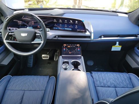 New 2026 Cadillac Vistiq Premium Luxury w/ LPO, Floor Liner Package AWD/4WD image 12