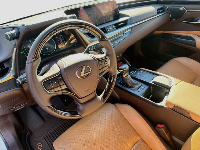 Used 2021 Lexus ES 300h w/ Accessory Package 2 FWD image 9